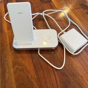 Ubiolabs Wireless Charging Dock Model WCB116 AWC1039